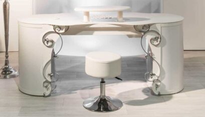 OpTisch Baroque A les deux côtés ronde Table d'ongleries OptiTisch avec carénage de table baroques A et repose-mains avec aspiration pour studios de manucure