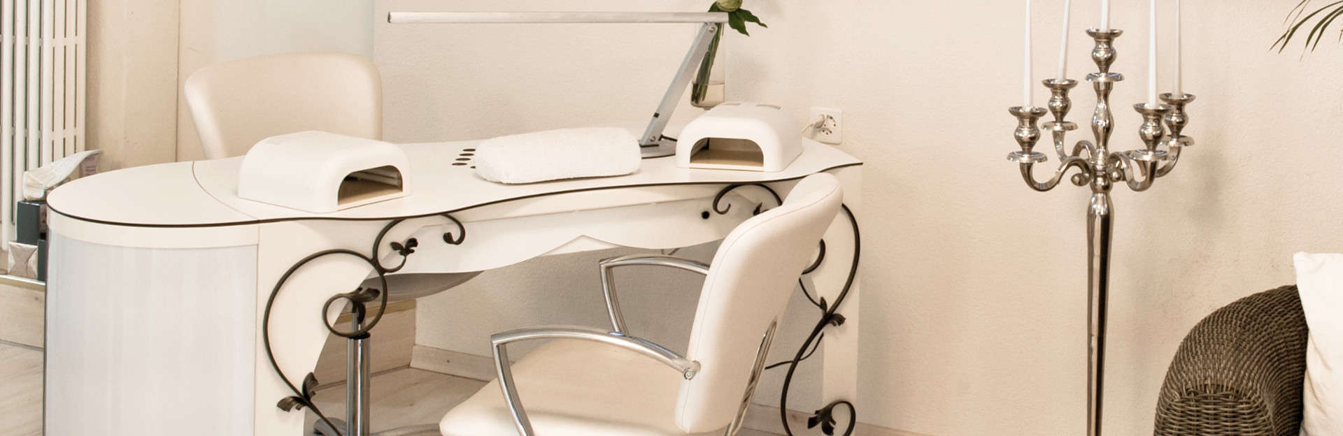 Table d'onglerie KelTisch Jennyswiss Table d'onglerie KelTisch avec aspiration pour les studios de manucure