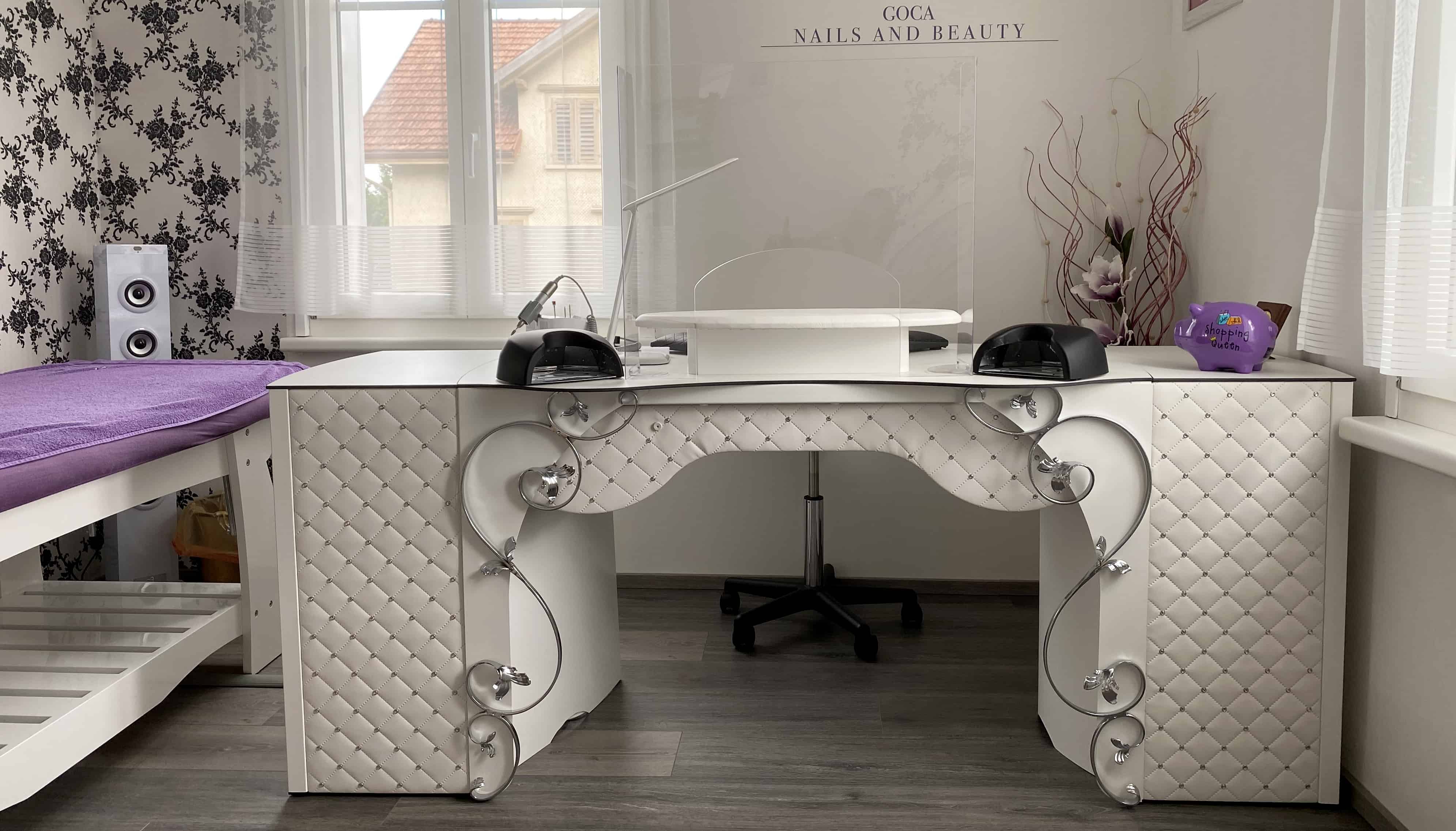 Nageltisch RomanTisch bei Herr Mirkovic