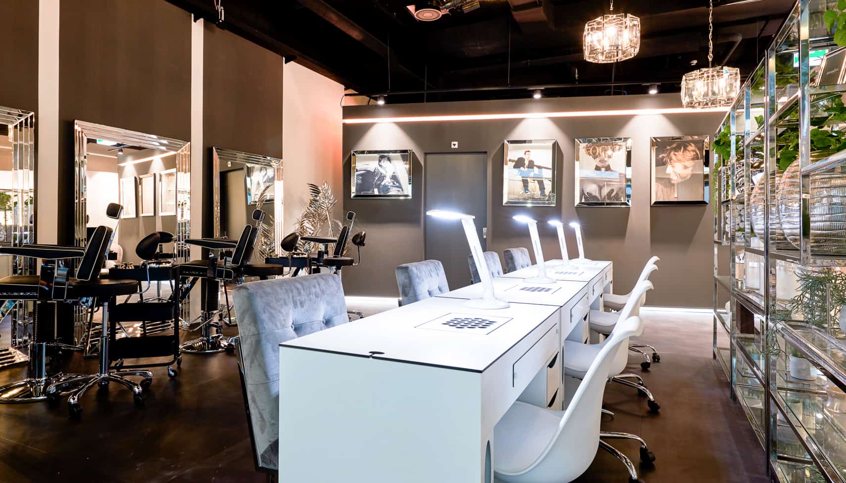 Table manucure avec aspiration pour salon d'onglerie Backstage Beauty