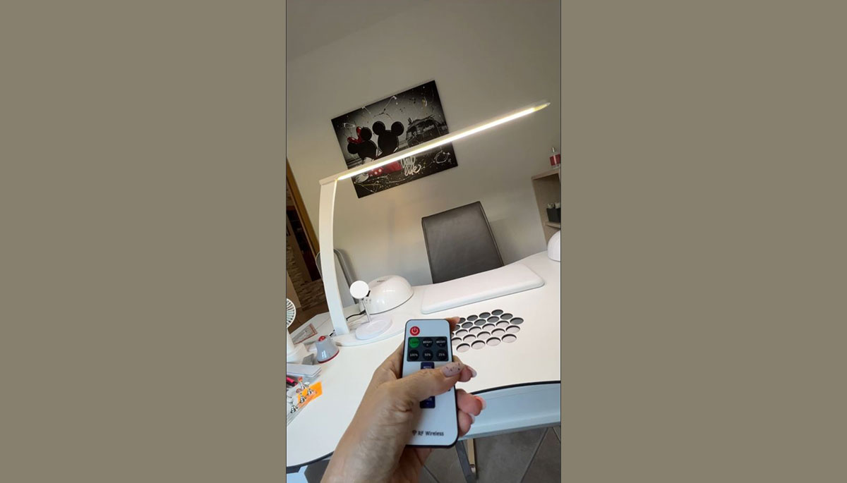 Lampe de travail avec LED - Video de Cliente (Piqiboo)