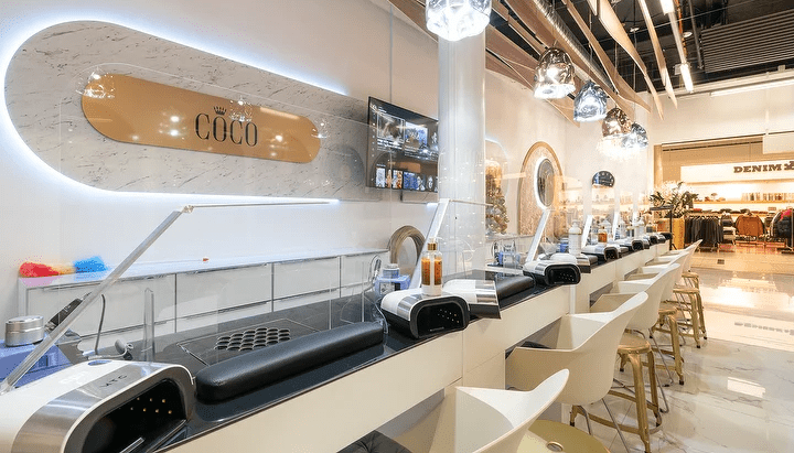 Nageltisch FantasTisch mit rechteckiger Marmor Tischplatte