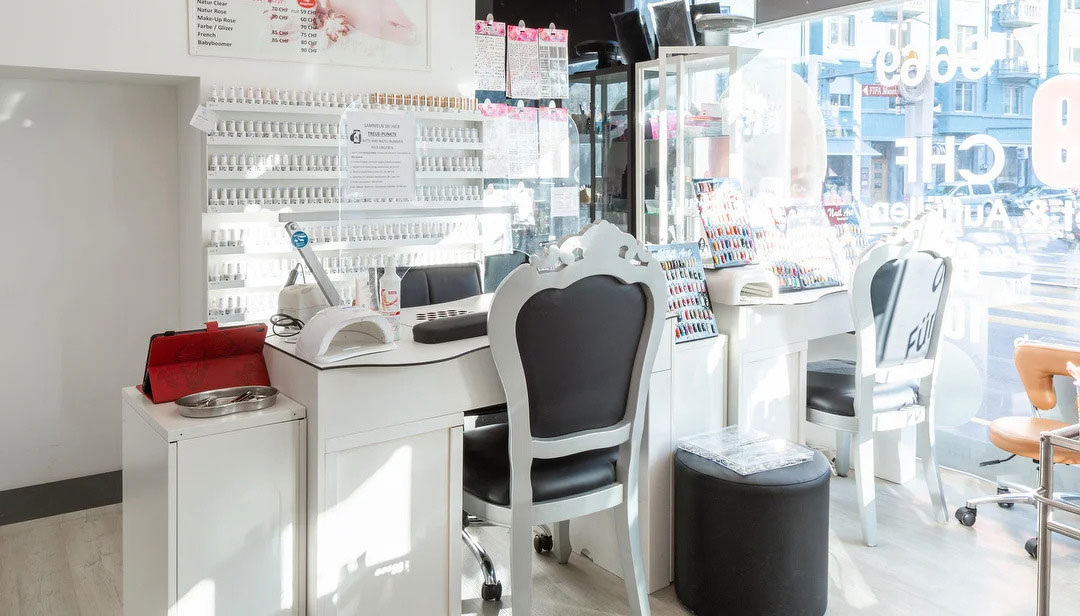 Nageltisch FantasTisch mit Absaugung New York Nails