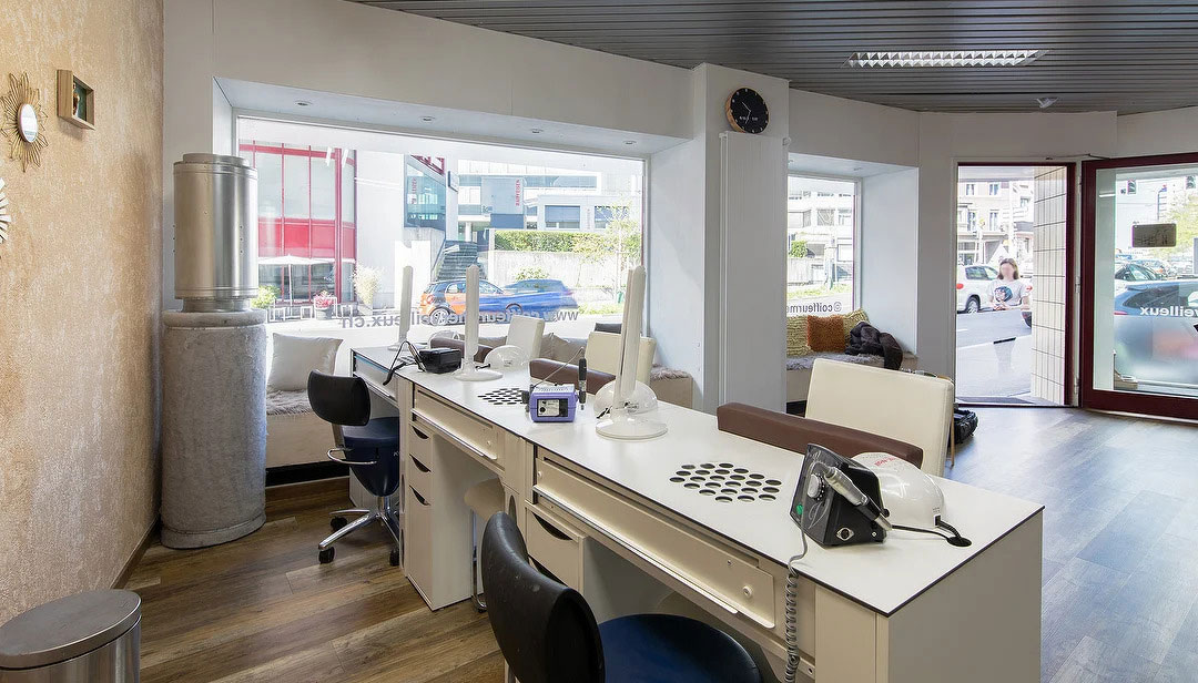 Nailbar mit Absaugung - LAC Nails