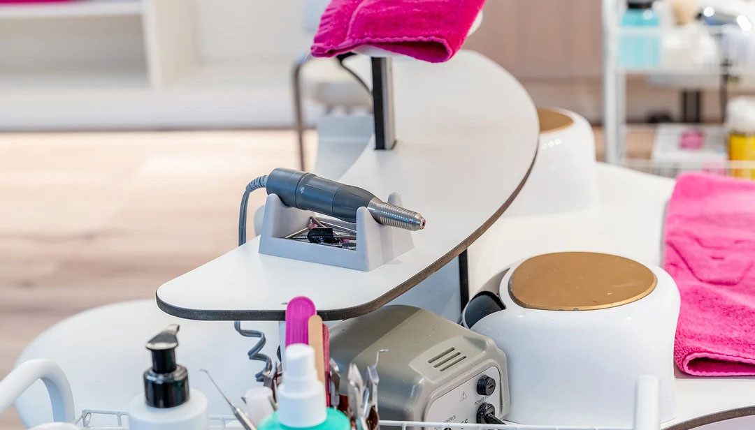 Fusspflegestuhl mit Absaugung - LUME Nails