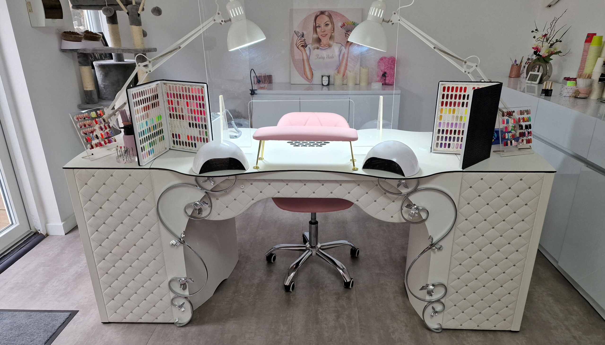 Nageltisch RomanTisch