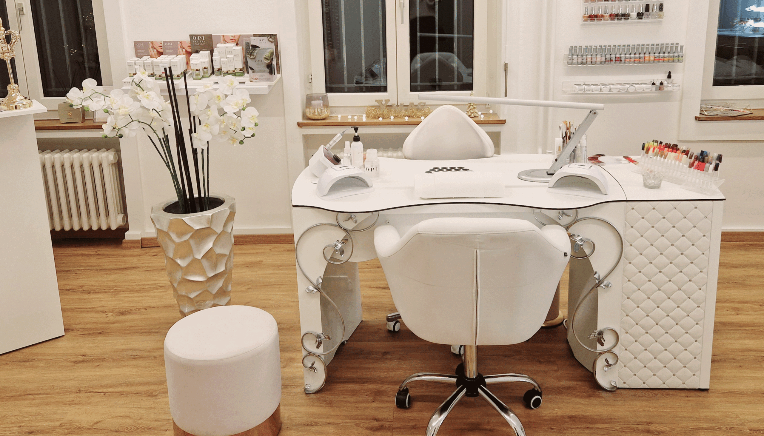 Nageltisch RomanTisch Deluxe Nails & Beauty