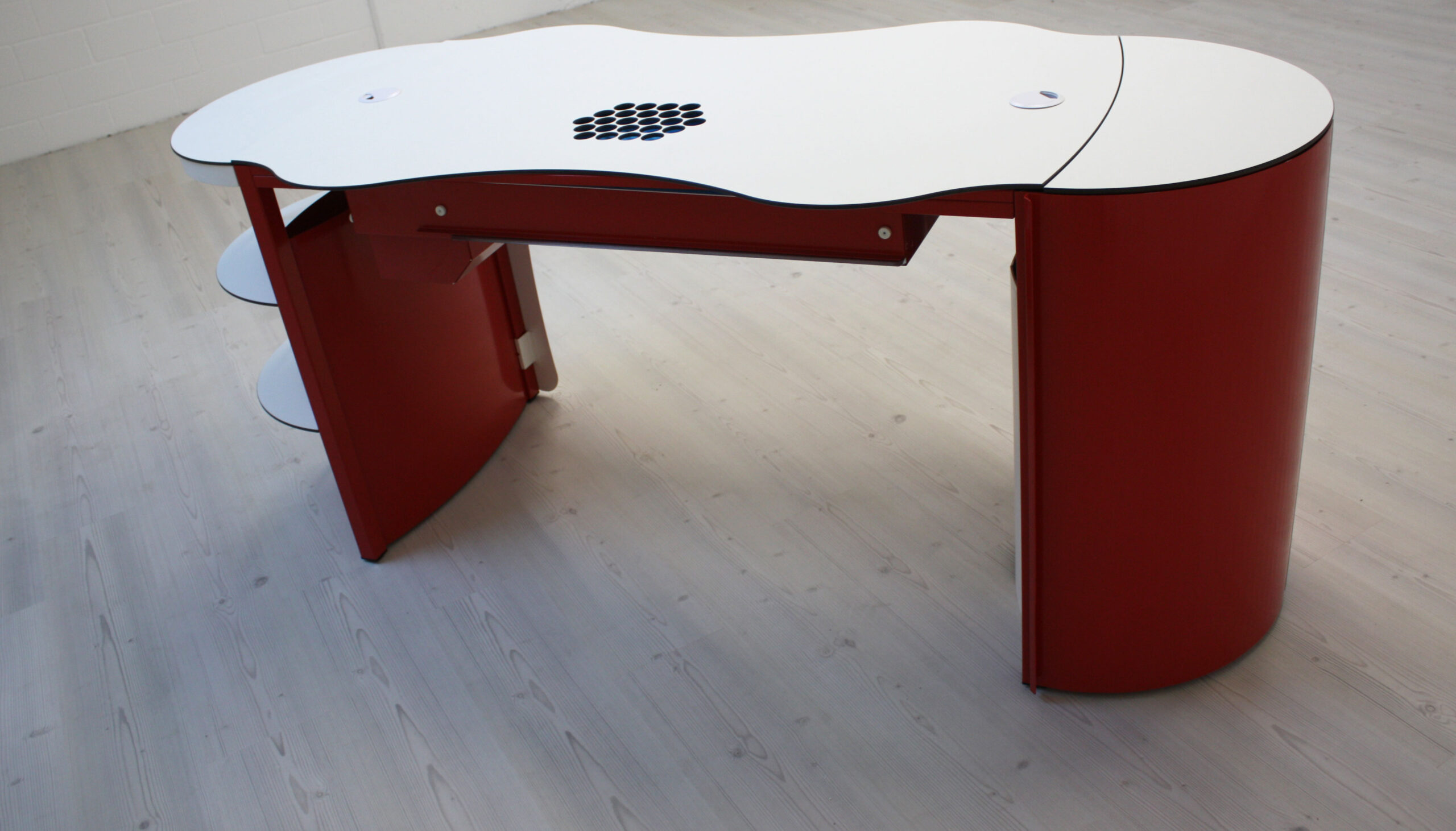 Nageltisch RomanTisch inkl. Absaugung A400: Einzelanfertigung in ROT