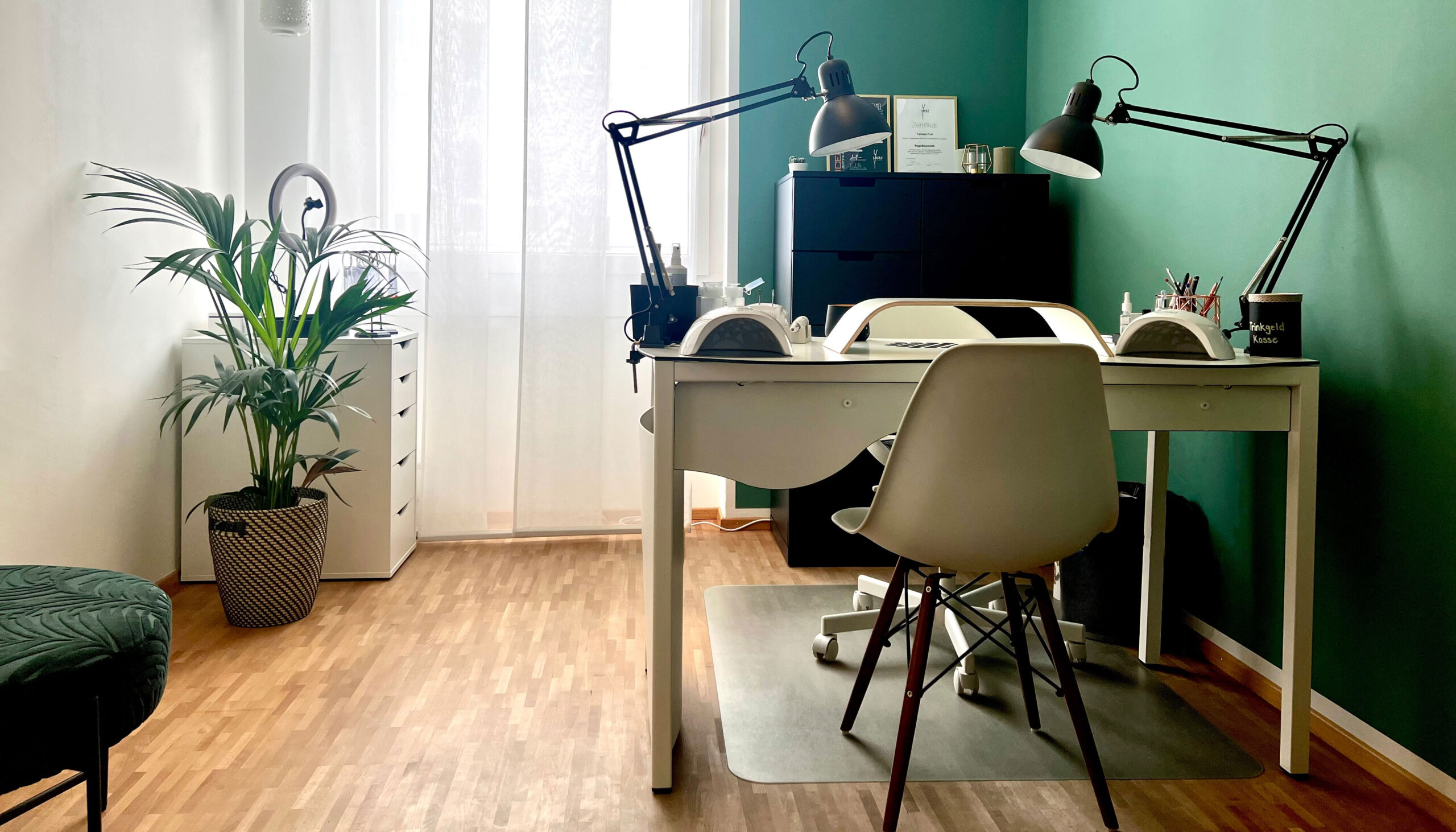 Nageltisch RomanTisch, Foto von Tamara Frei