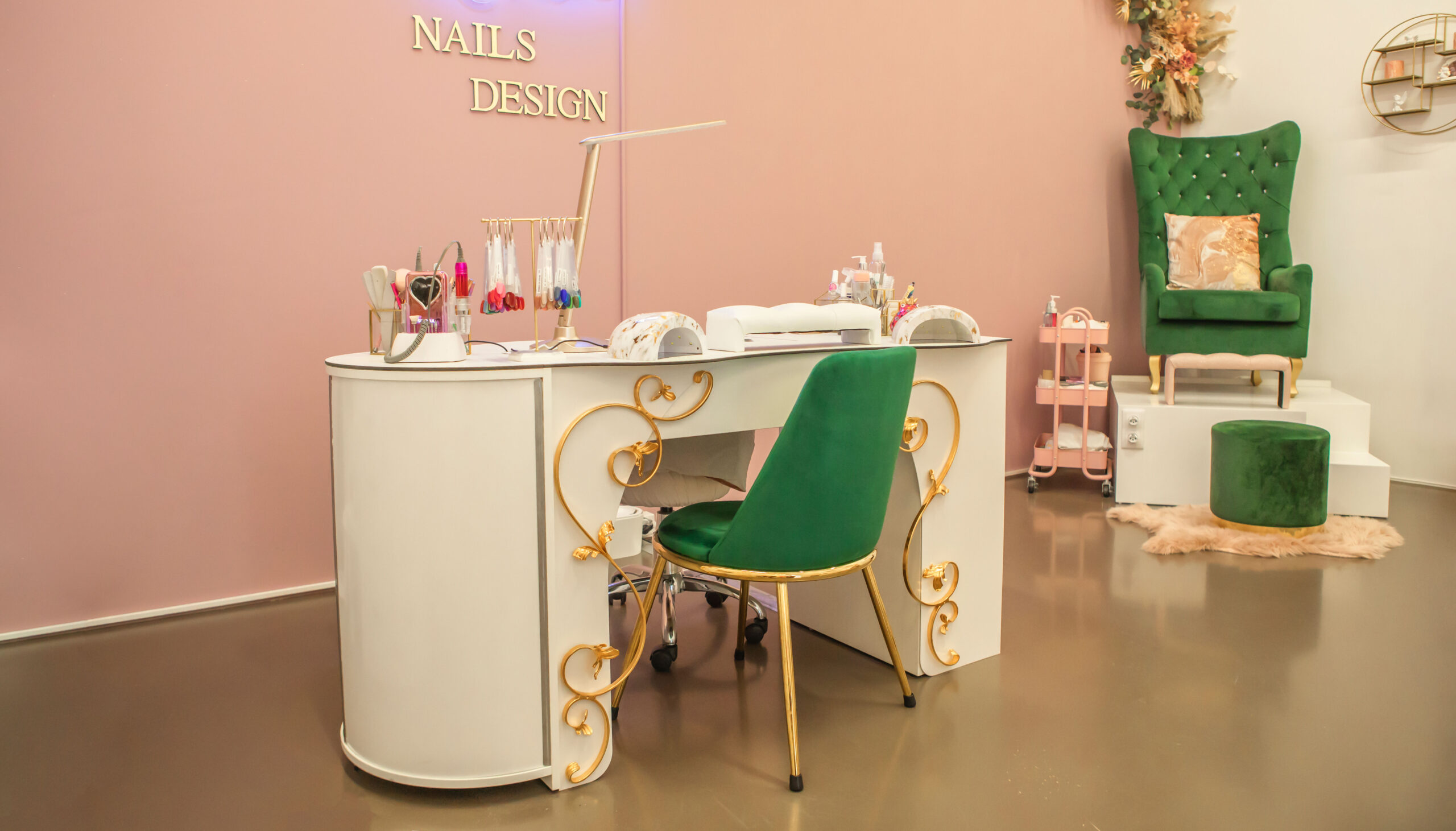 Nageltisch FantasTisch inkl. Absaugung - Rutela Nails Design