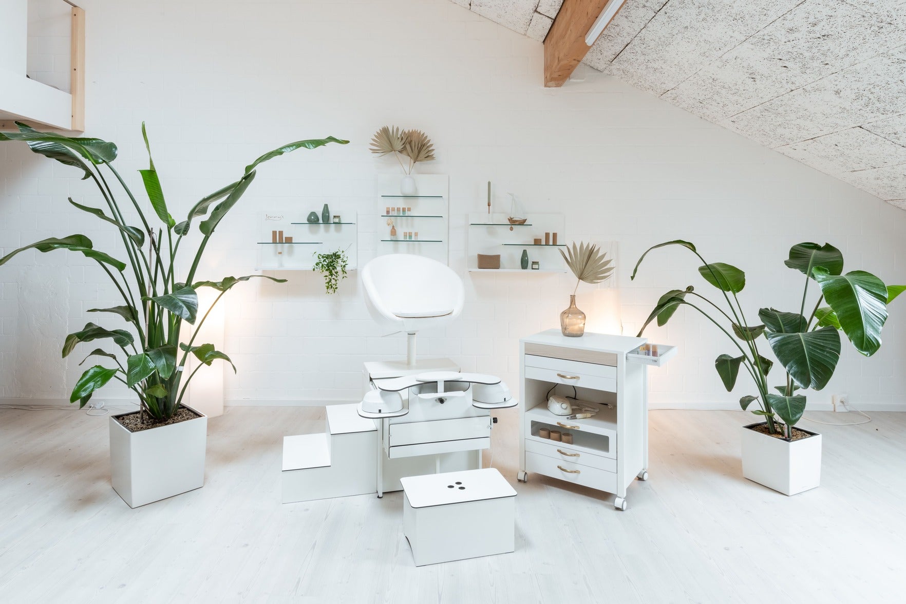 Fussplfegestuhl inkl. Absaugung