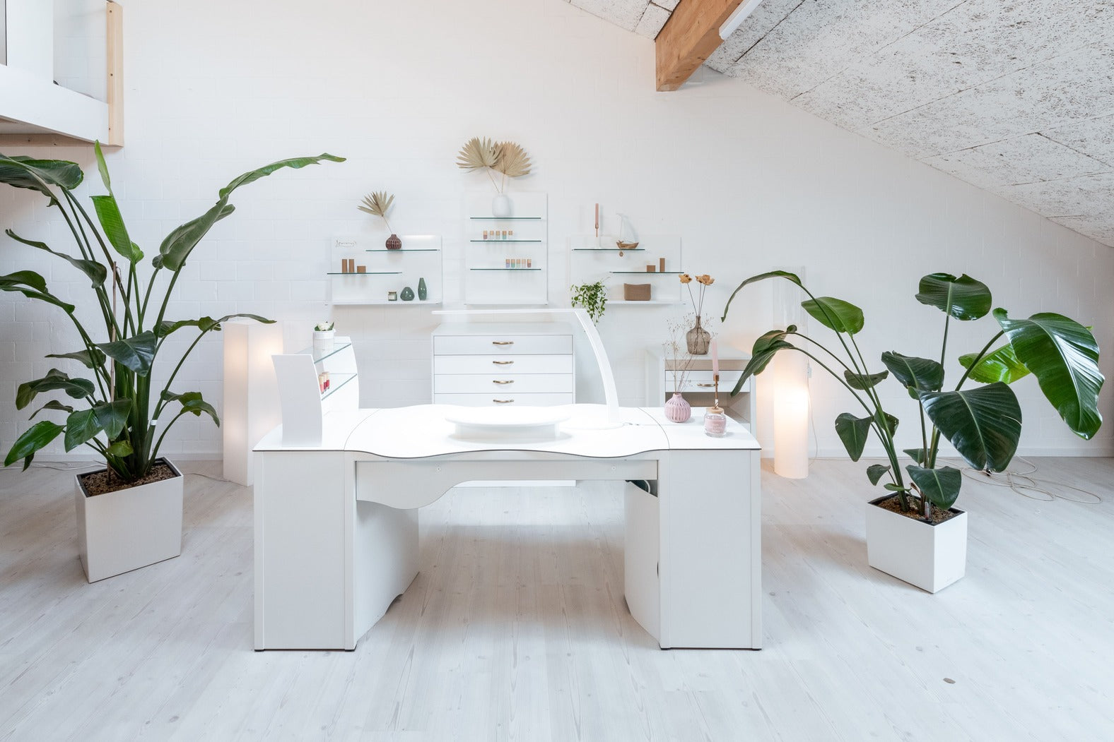 Nageltisch RomanTisch